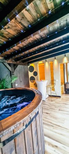 CasaKadd001Luxury Heated Pool Garden PatioBarbeque — 4-Star Luxury Hotel in Chioggia, Italy