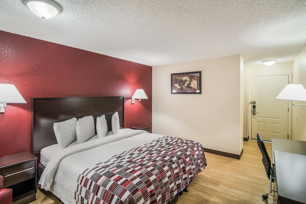 Red Roof Inn & Suites Pensacola East Milton - photo 7