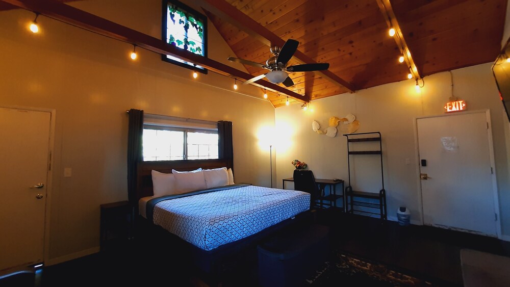 Sherwood Arms Motel - photo 14