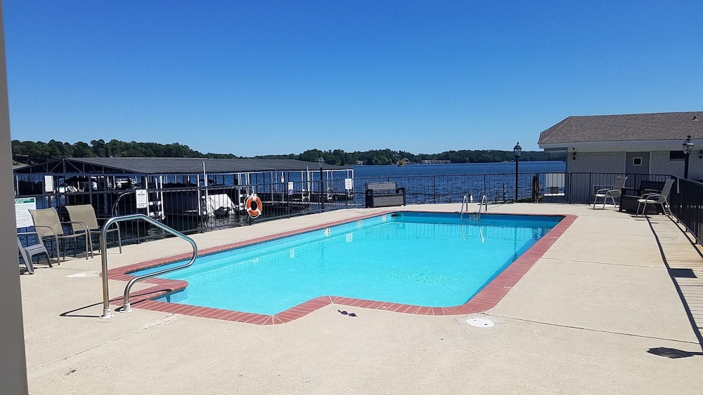 Willow Beach Resort - photo 21