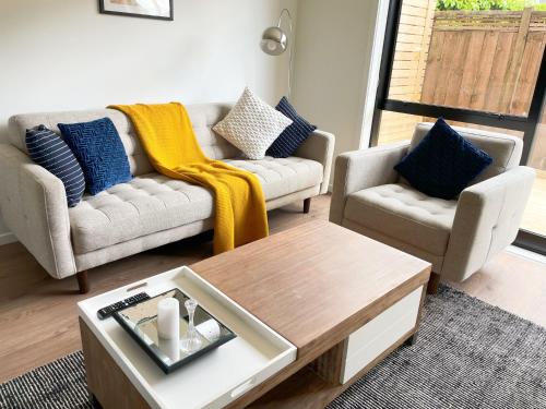 New towhouse walk to the hospital & CBD & the Lake — 4-Star Luxury Hotel in Hamilton, New Zealand