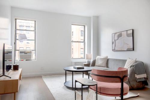 UWS 2br w elevator doorman gym nr Central Park NYC 952 — 4-Star Luxury Hotel in New York City, United States