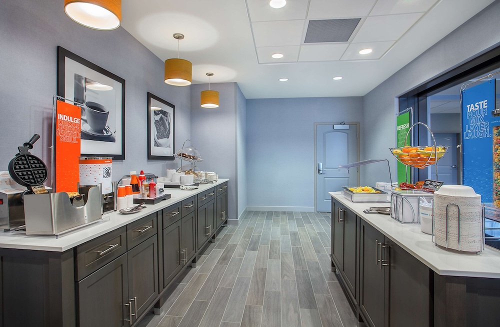 Hampton Inn Vincennes - photo 28