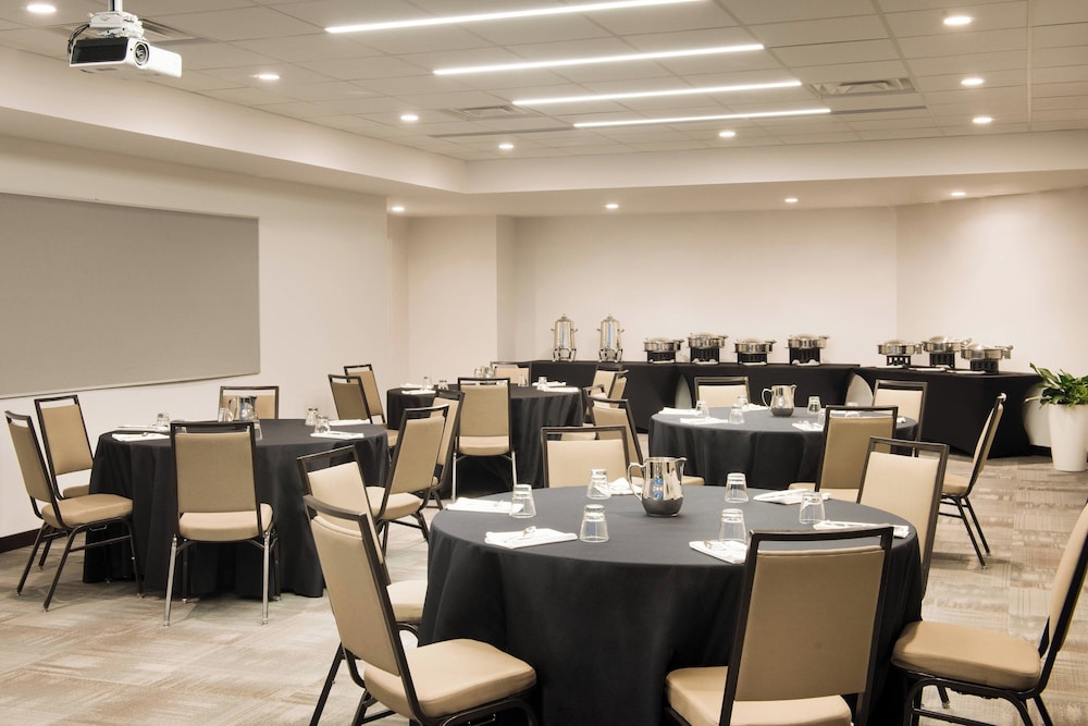 Marriott Syracuse Downtown - photo 66