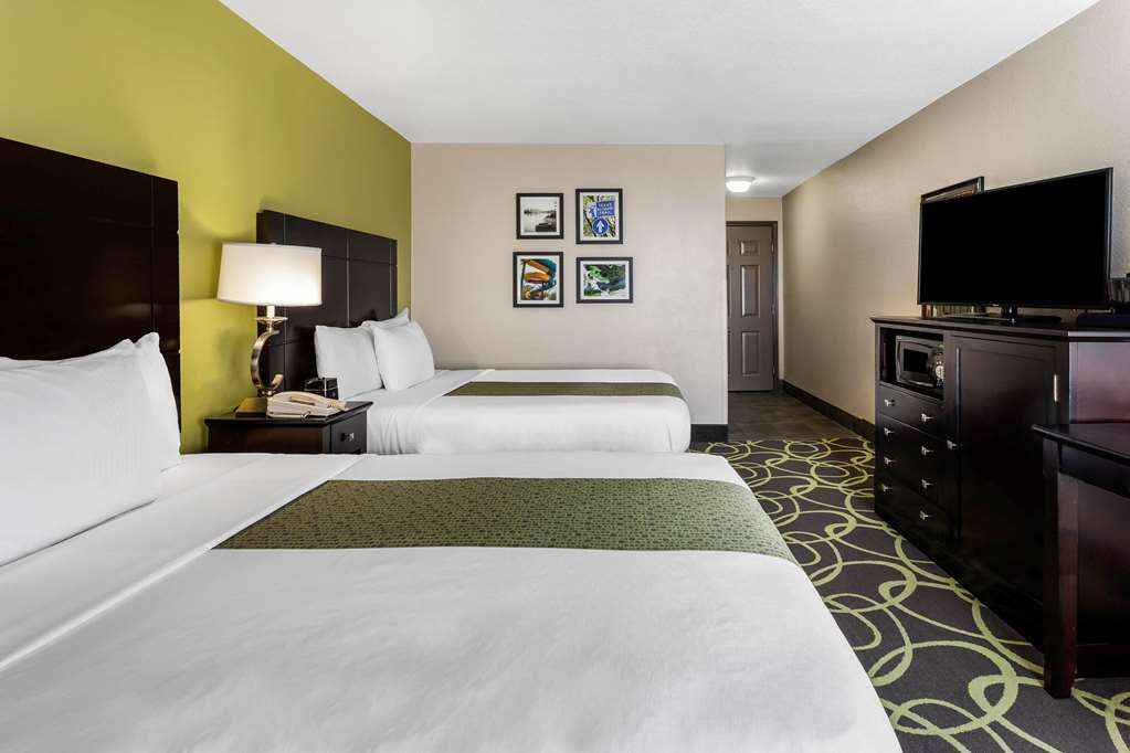 La Quinta Inn & Suites by Wyndham New Braunfels - photo 17