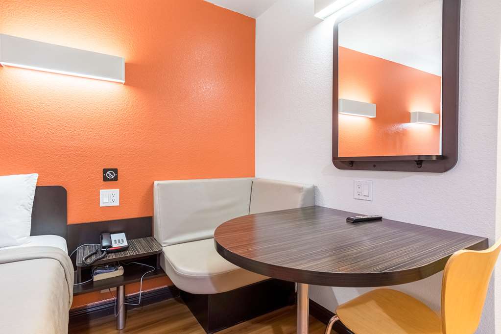 Motel6 Riverside CA UCR East - photo 12