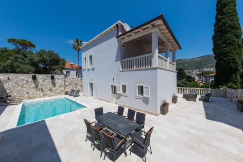 Villa Enigma