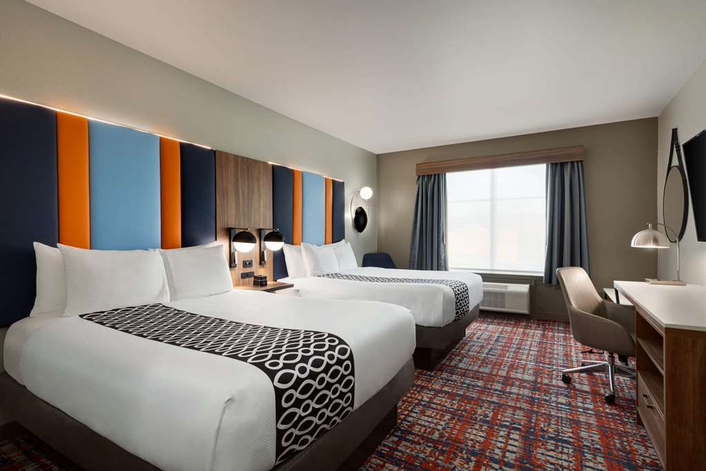 La Quinta Inn & Suites by Wyndham Oxford Anniston - photo 21