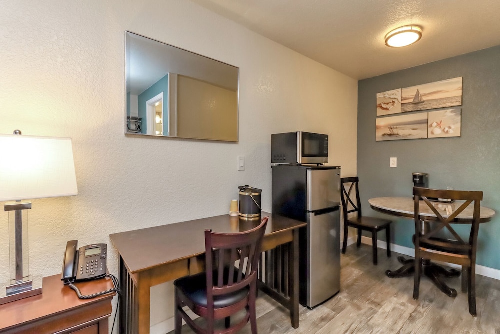 Belfair Motel - photo 15