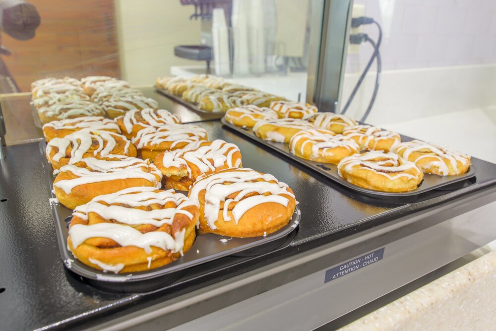 Holiday Inn Express & Suites Raymondville by IHG - photo 14