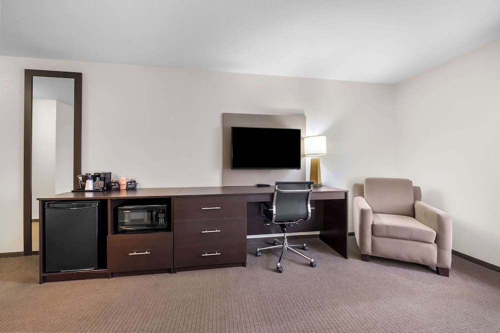 Sleep Inn & Suites West Near Medical Center - photo 11