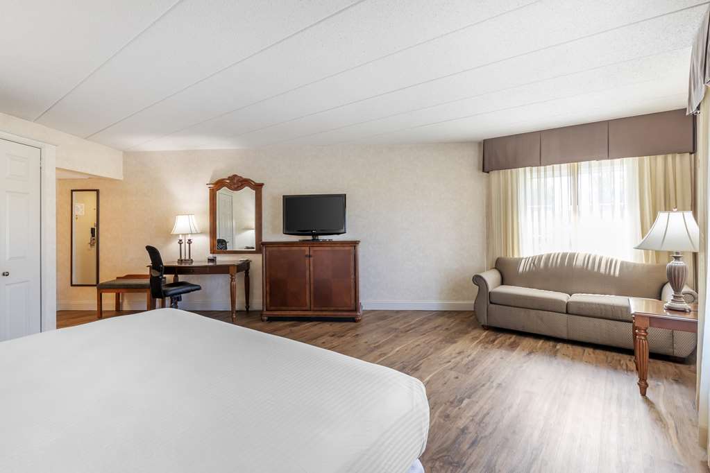 Best Western Plus Steeplegate Inn - photo 18