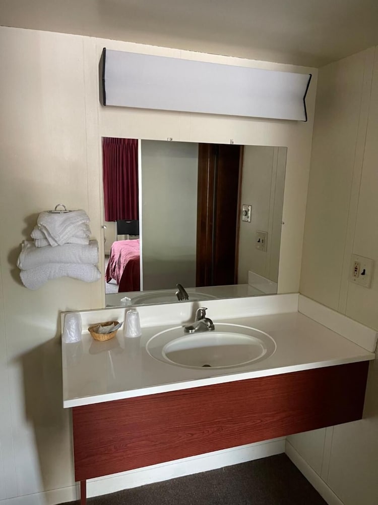 Vibe Inn Whirlpool Suites - photo 26