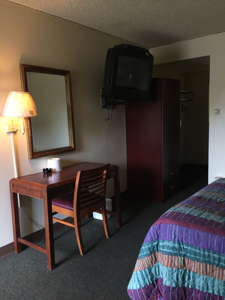 Hudson Plaza Motel Bayonne Jersey City - photo 4