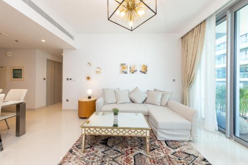 Chic 2BR with Iconic Dubai Eye and Palm Views — 4-Star Luxury Hotel in Dubai, United Arab Emirates