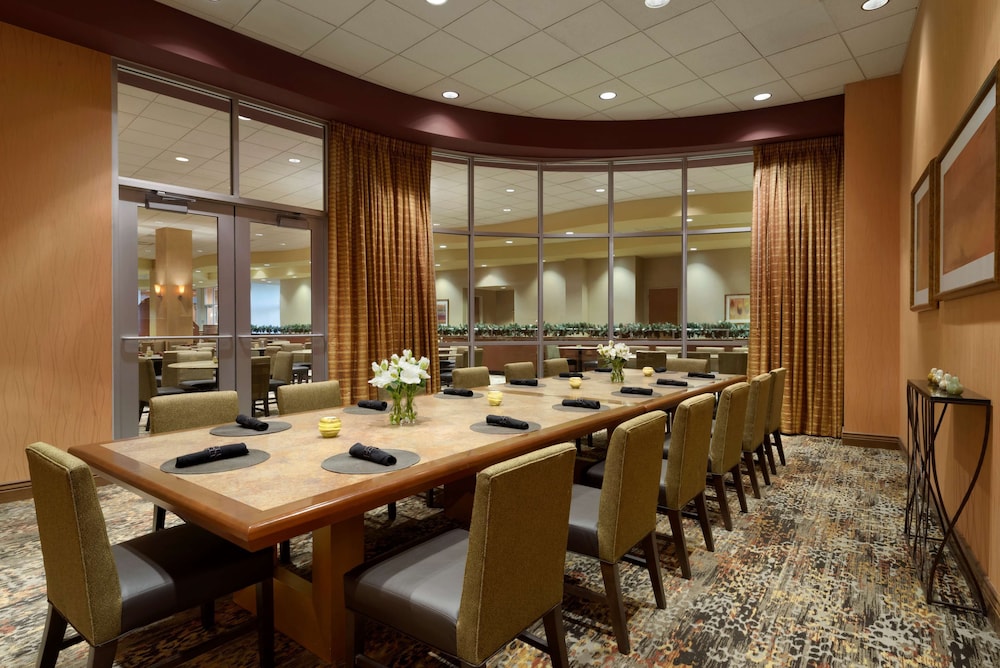 Embassy Suites Omaha La Vista Hotel & Conference Center - photo 42