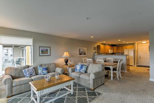 Westport Condo with Saltwater Pool Steps to Beach — 4-Star Luxury Hotel in Westport, United States