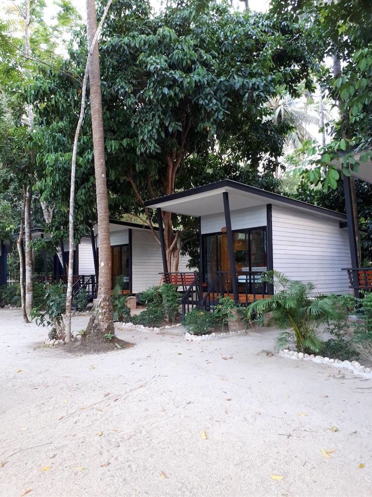 Num Chaykhong — Lan Saka