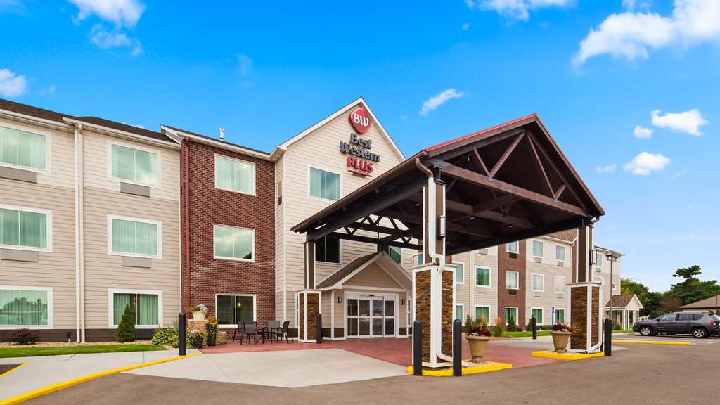Best Western Plus Menomonie Inn & Suites in Menomonie, United States