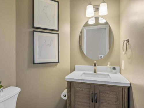 Modern and Stylish 5 Bedroom Home in Cranberry Pittsburg — 4-Star Luxury Hotel in Cranberry Township, United States