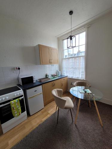 Sea side flat 3 with fast WiFi and free PARKING