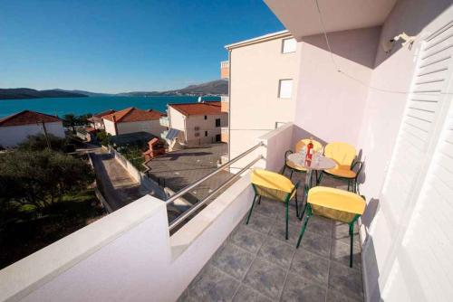Apartment in Okrug Gornji 45739 — 4-Star Luxury Hotel in Okrug Gornji, Croatia