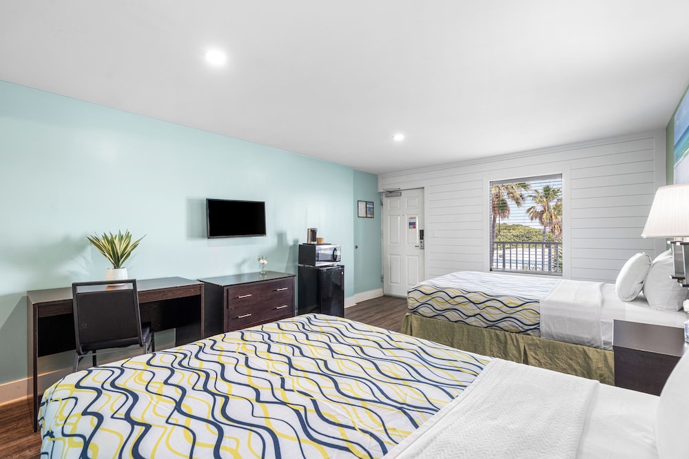 Boardwalk Beach Hotel - photo 20