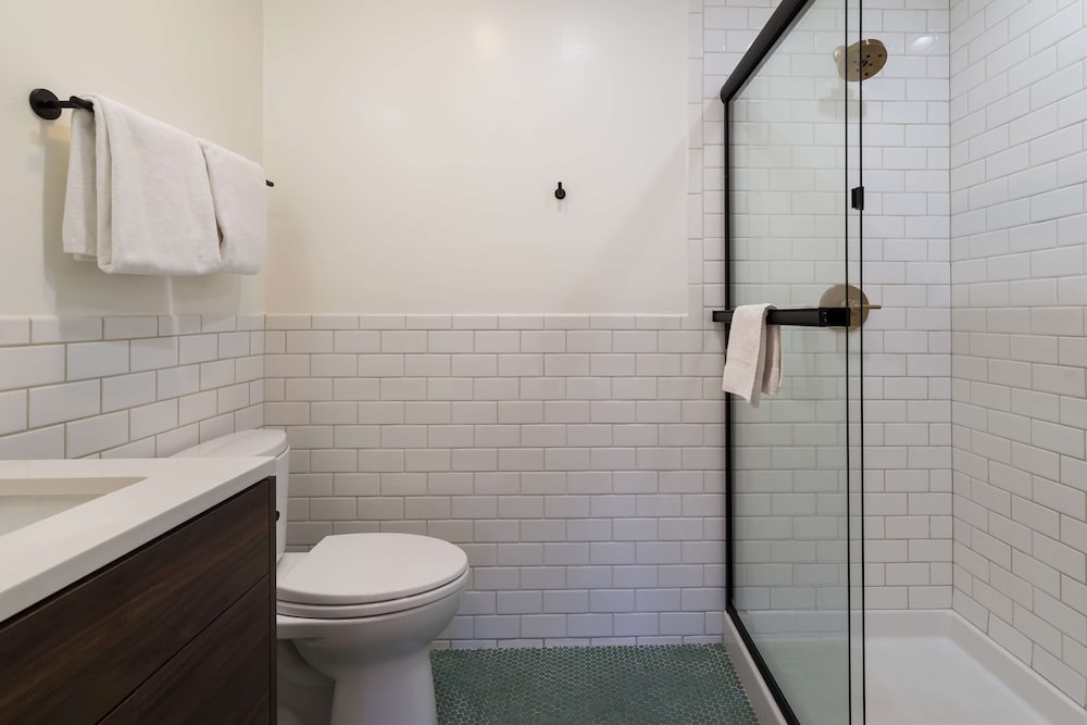 Signature Inn Oakland - photo 55