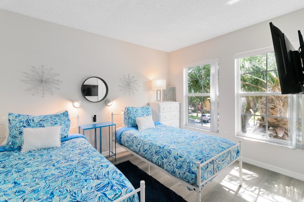 Disney Area 4 bed 3.5 Bathroom Emerald Island - photo 15