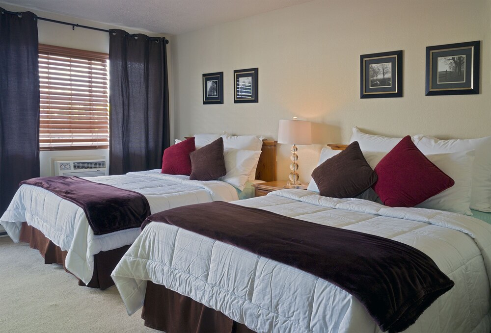 Rogue Valley Inn - photo 7