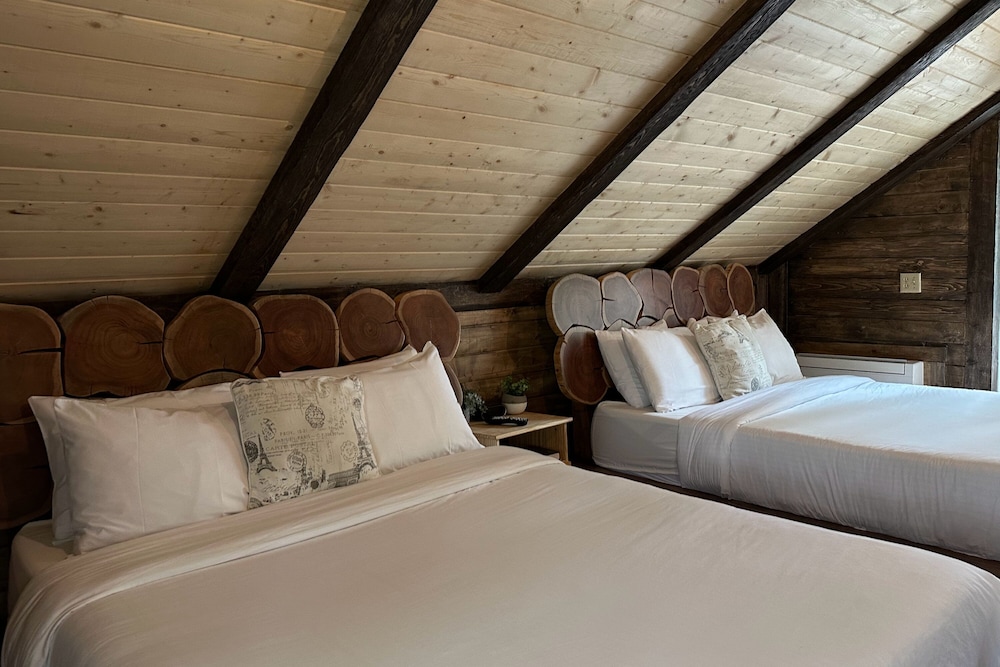 Paradise Village Hotel - photo 18