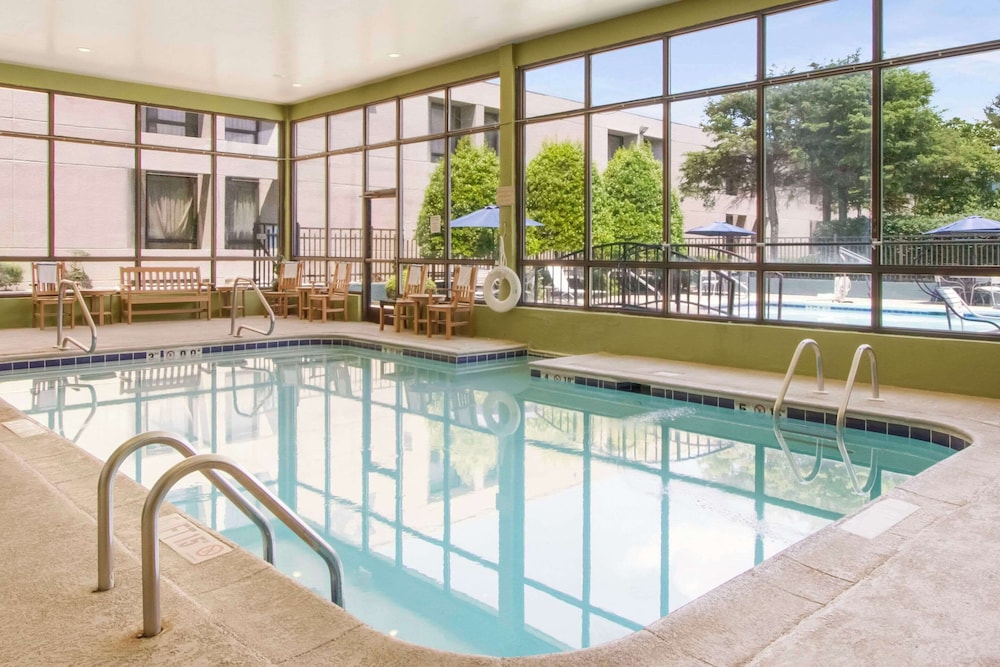 Clarion Inn Asheville Airport - photo 18
