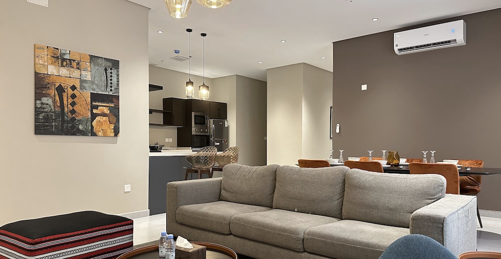 Ar Rabi H 8 Luxurious Creativity AZ36 — 4-Star Luxury Hotel in Riyadh, Saudi Arabia
