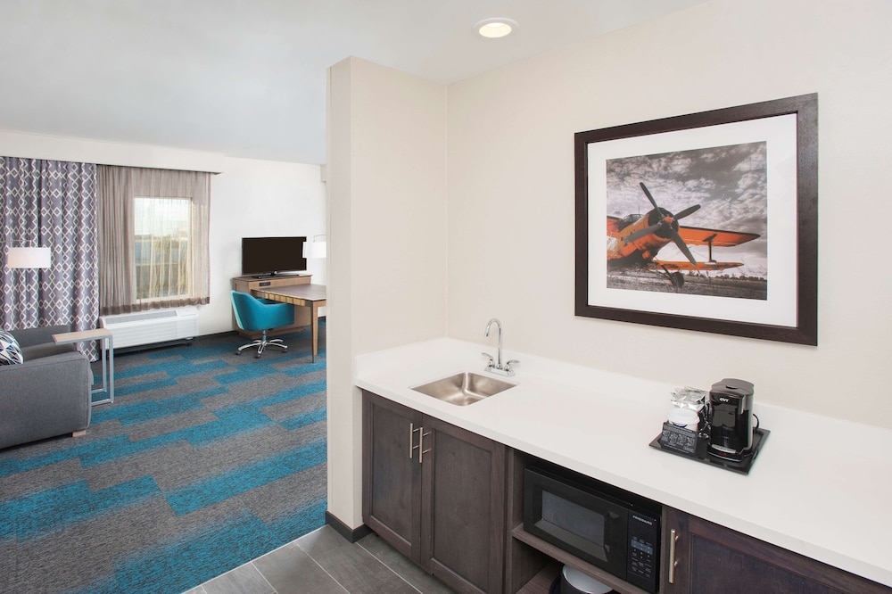 Hampton Inn & Suites LAX El Segundo - photo 21