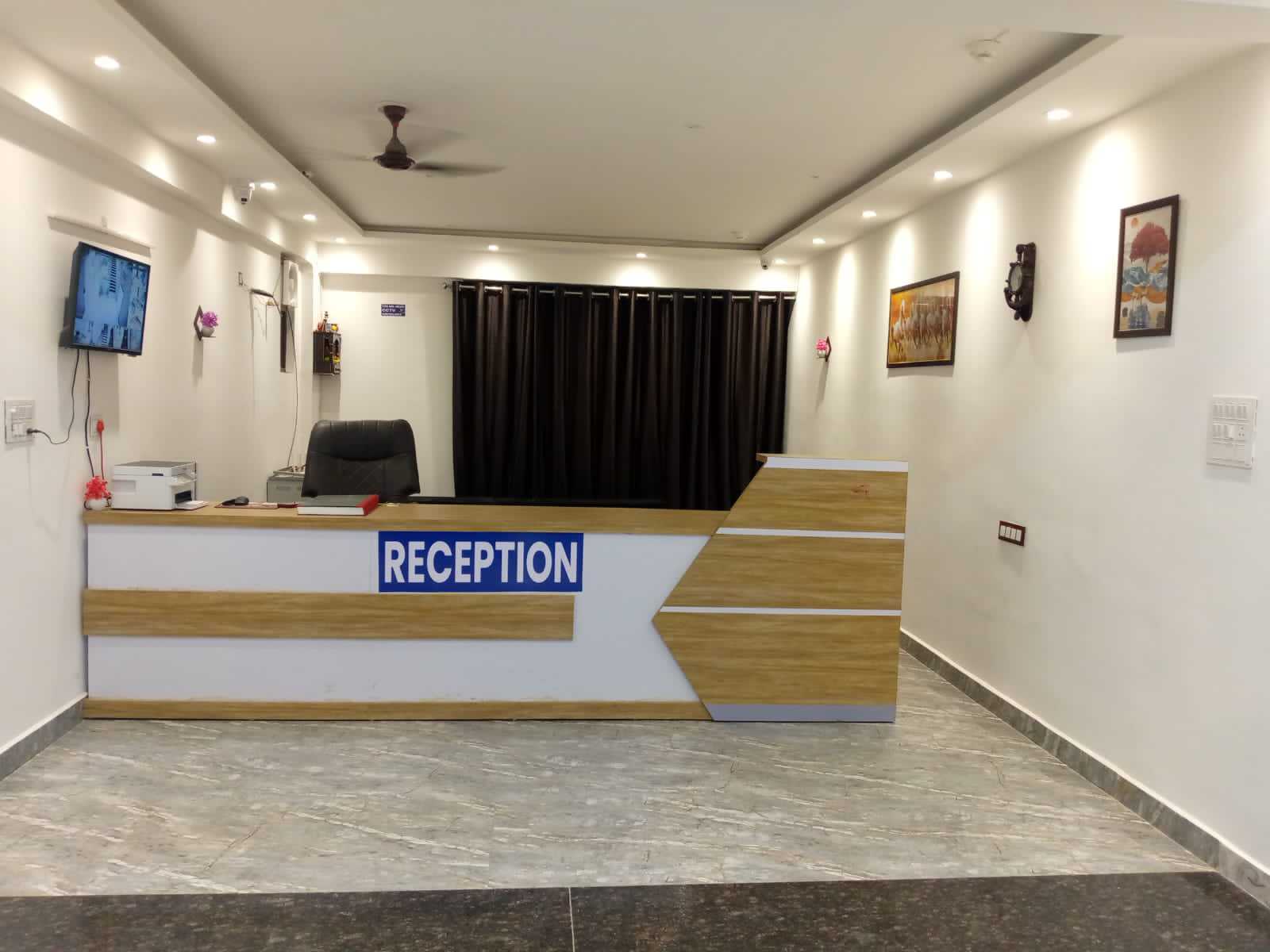 Golden Leaf Inn Noida - last minute hotel in Noida