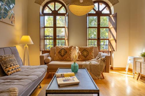 Charming 2 Bedroom Apartment at Sevilla City Center By Cityzen — 4-Star Luxury Hotel in Sevilla, Spain