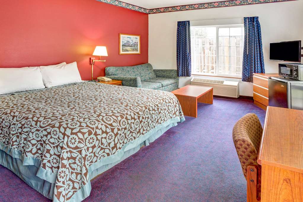 Days Inn & Suites by Wyndham Gresham - photo 6