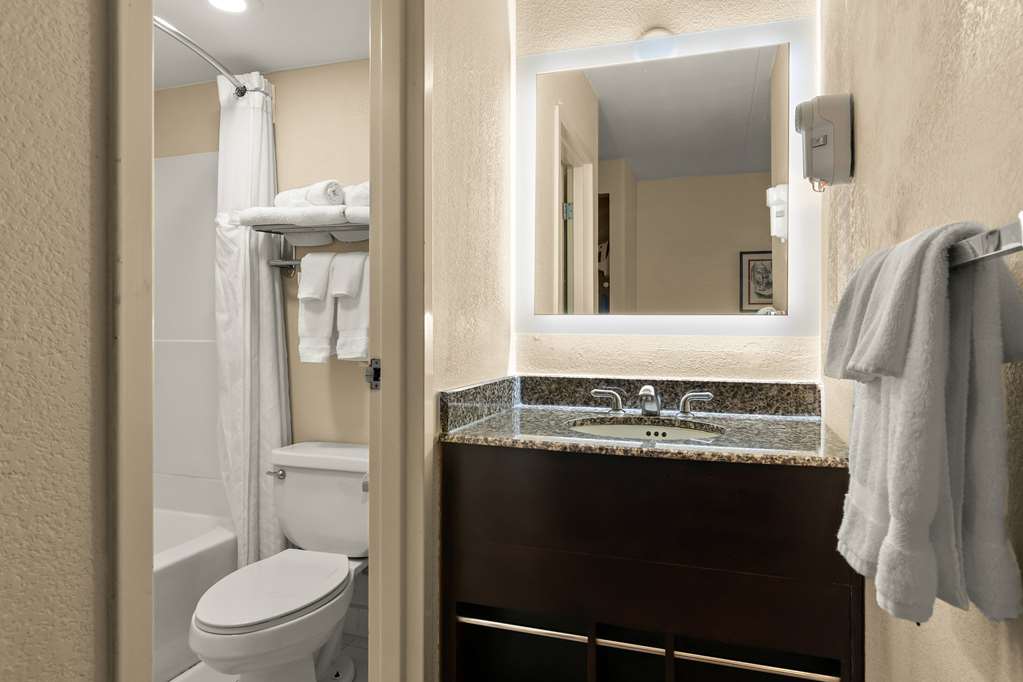 Ramada by Wyndham Harrisburg Hershey Area - photo 34