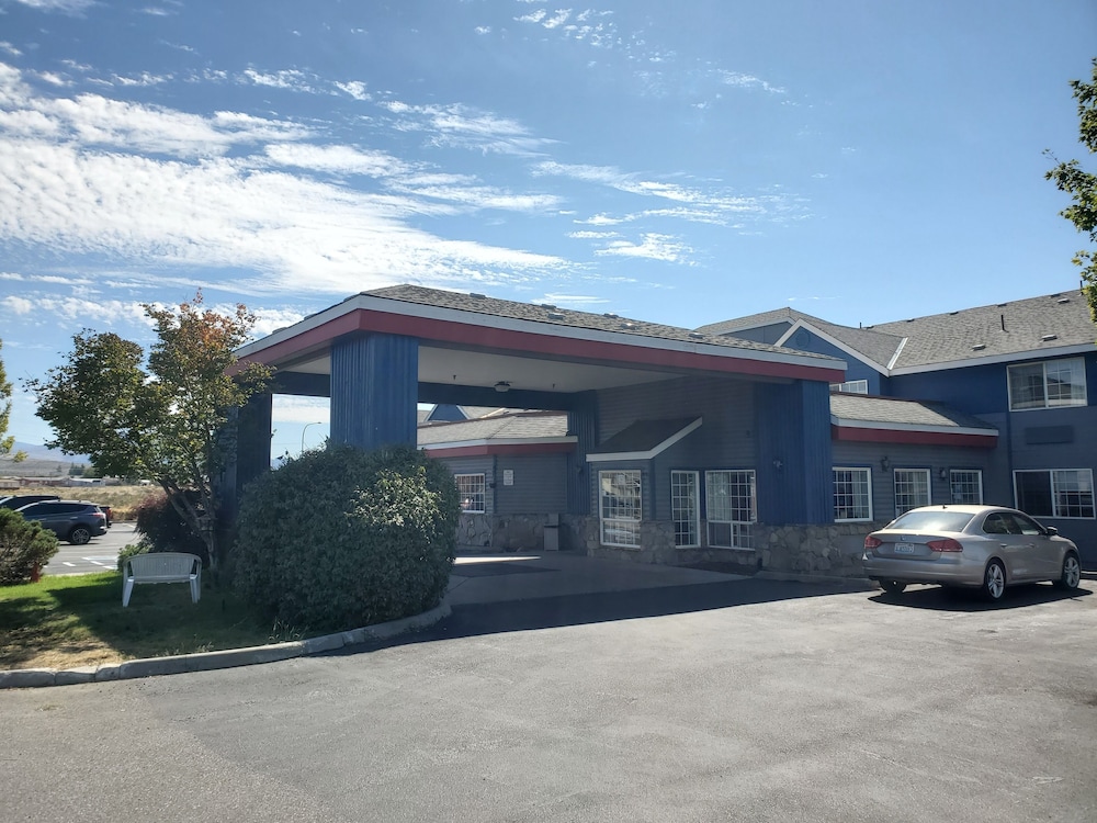 Omak Inn - photo 23