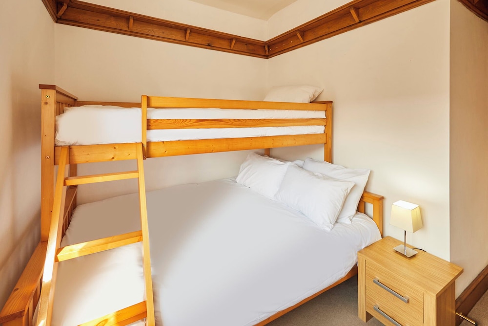 Host Stay Cromwell House