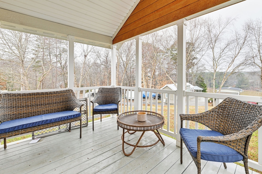 Community Perks And Views Cozy Lake Norman Cottage 21420176 — Terrell