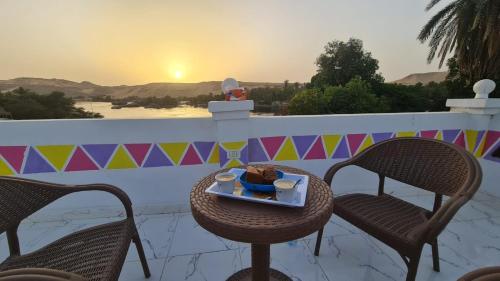 Toto Kato in Unknown City, Egypt