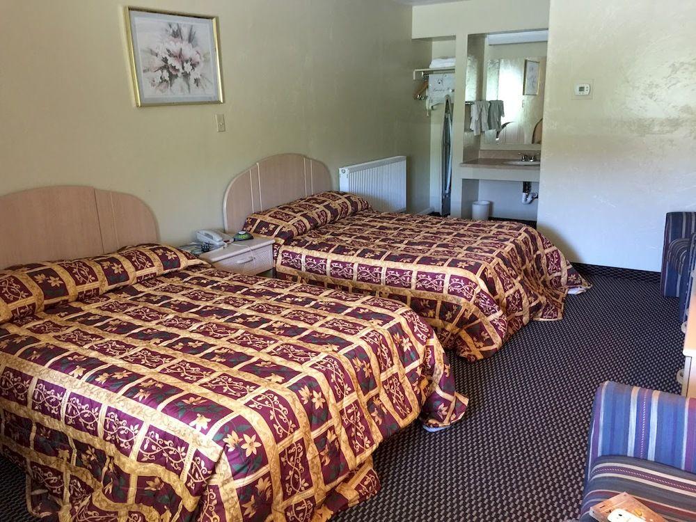 Knights Inn Johnstown - photo 6