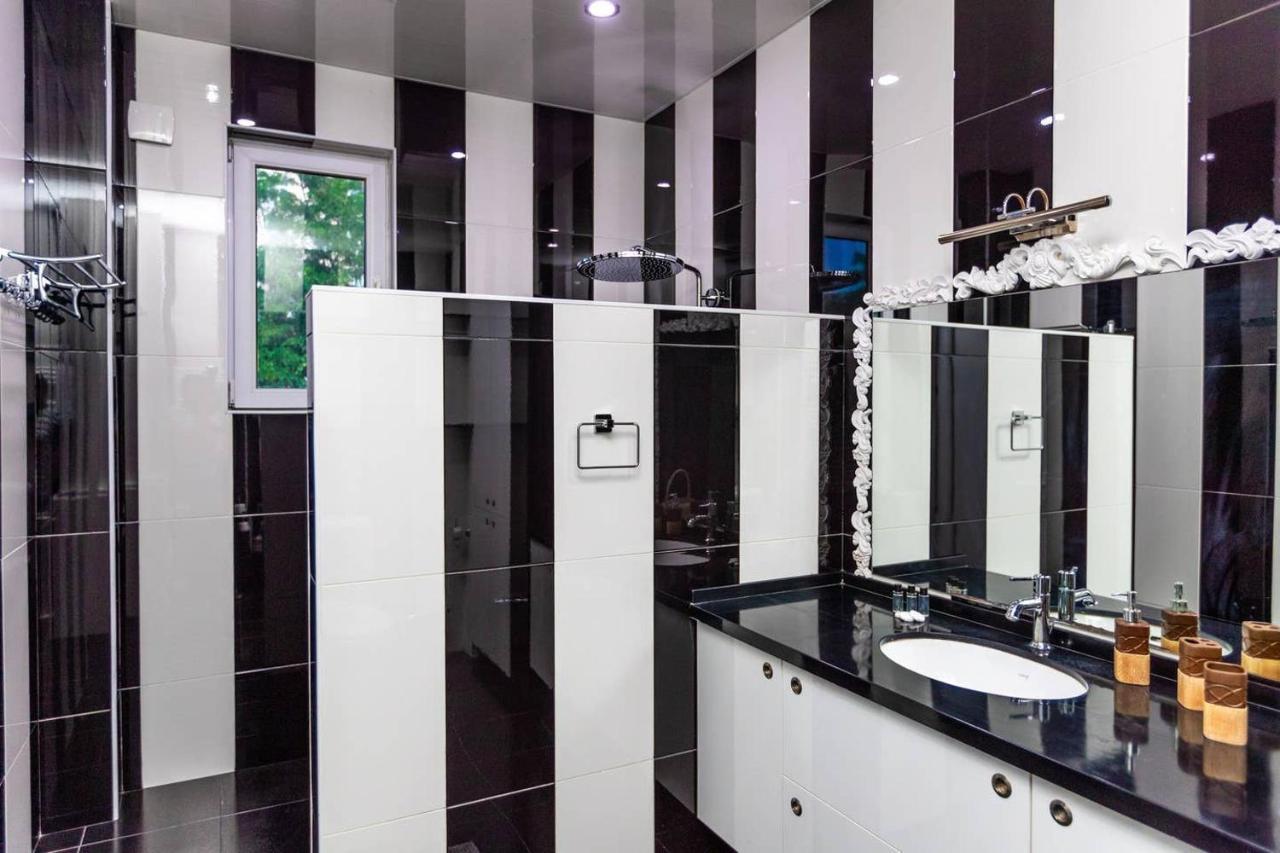 Wehost Duplex Near Rustaveli Avenue