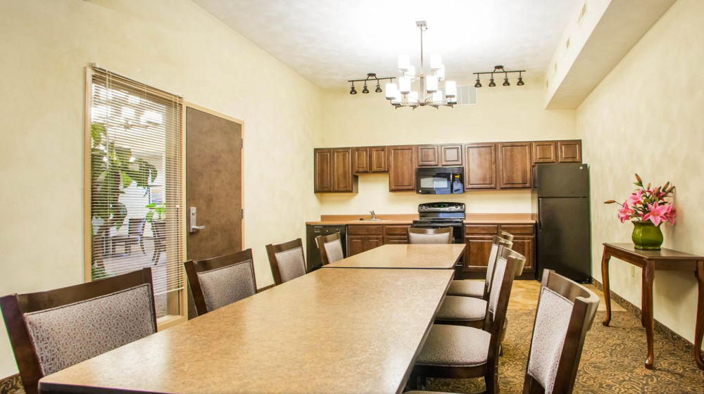 O Fallon Suites Hotel - photo 19