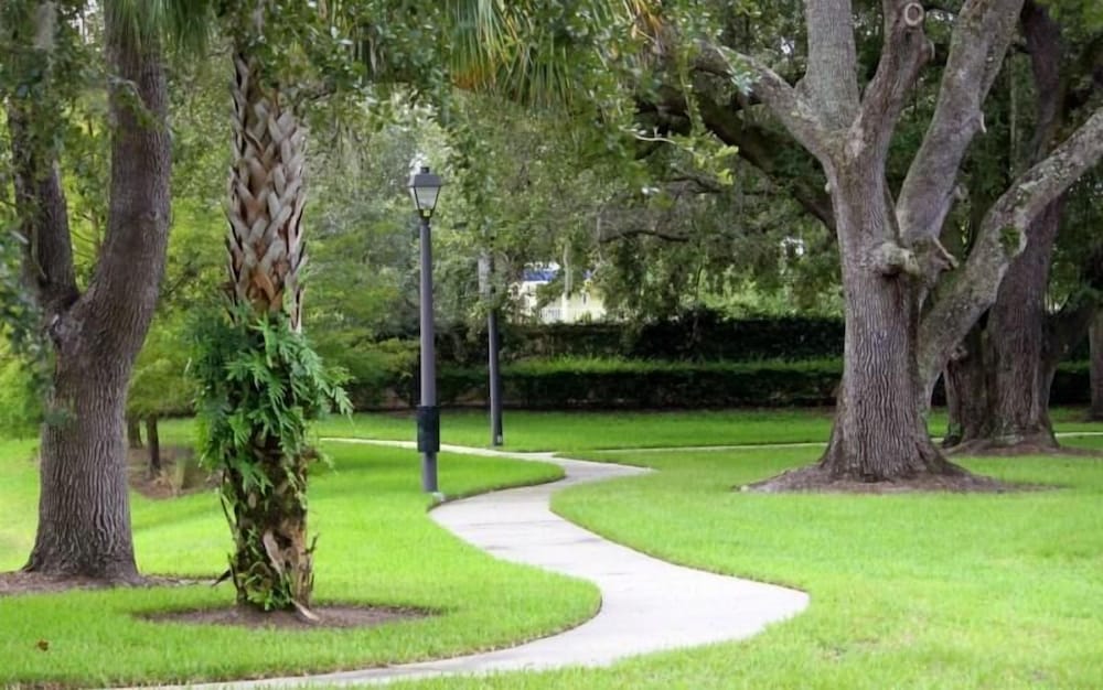Lucaya 4 Bedrooms 3 Baths Townhome With Resort Pool - photo 20