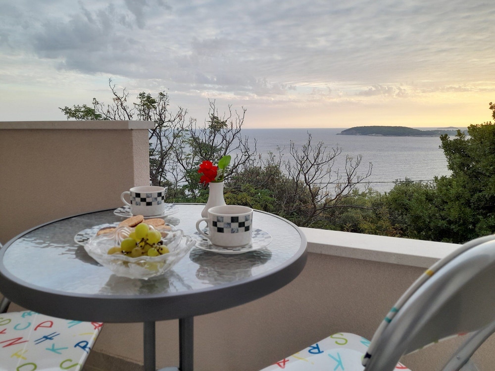 Holiday Home Sea Vision — 4-Star Luxury Hotel in Dubrovnik, Croatia
