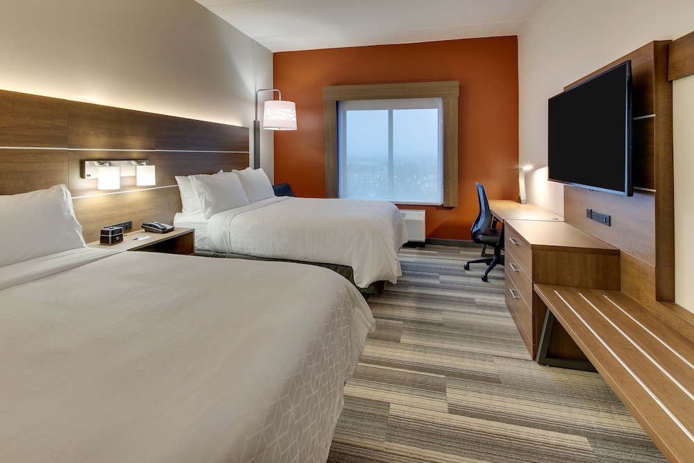 Holiday Inn Express & Suites Nashville Metrocenter Downtown by IHG - photo 27