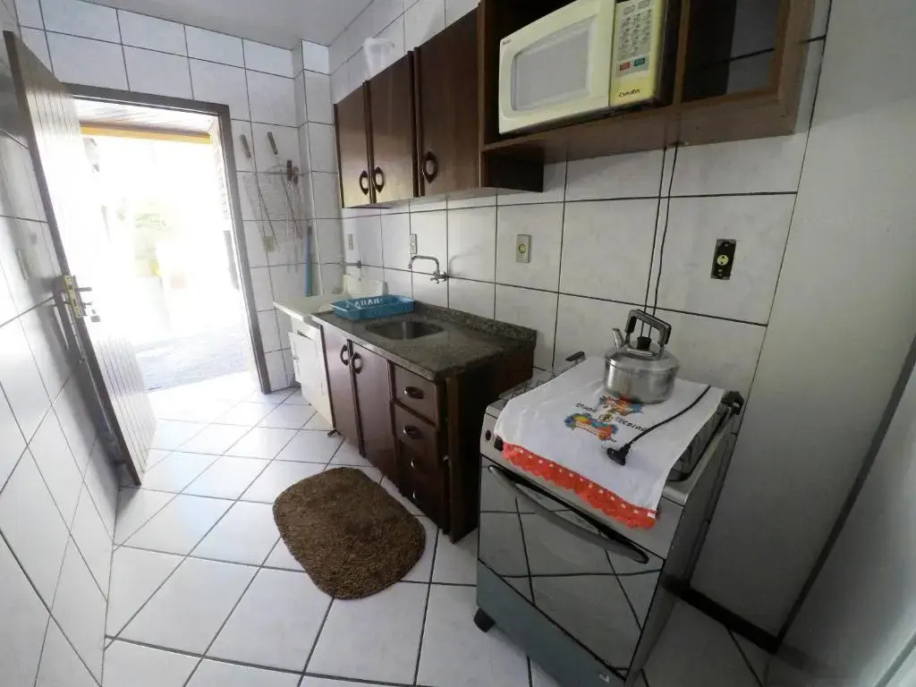 Residencial 50m da praia de Bombas
