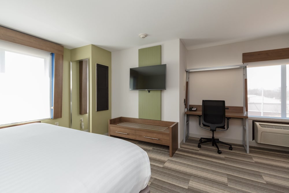 Holiday Inn Express Hotel & Suites South Bend by IHG - photo 16